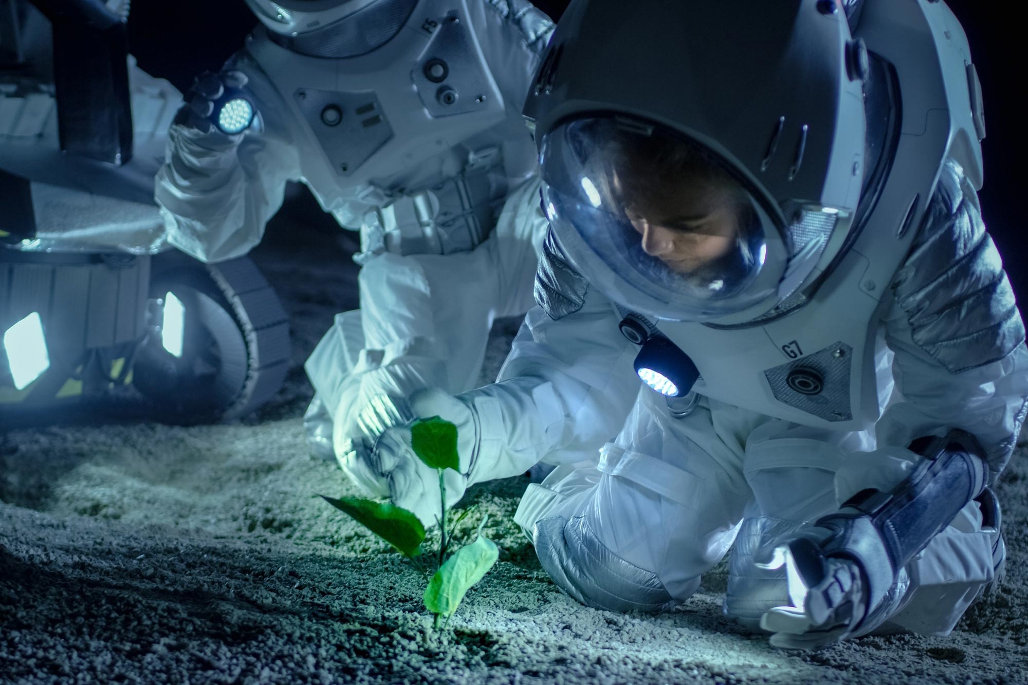 Где NASA ищет инопланетную жизнь в Солнечной системе — и почему этот поиск так сложен