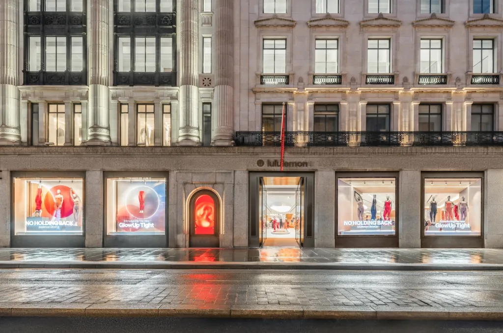 Lululemon пересматривает цели по использованию «предпочтительных» материалов и возобновляемой энергии у поставщиков