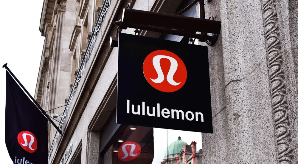 Lululemon пересматривает цели по использованию «предпочтительных» материалов и возобновляемой энергии у поставщиков